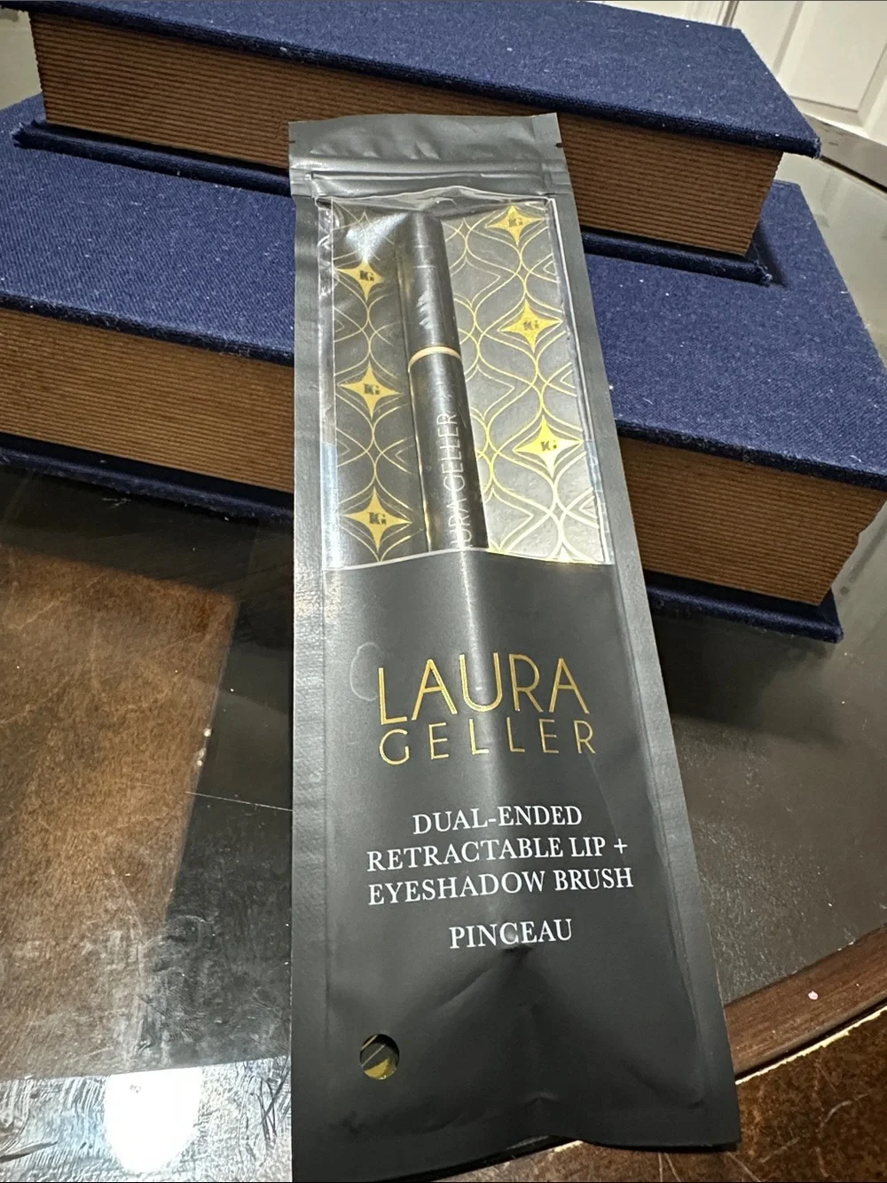 Laura Geller Black Dual-Ended Retractable Lip & Eyeshadow Brush with Gold Accent